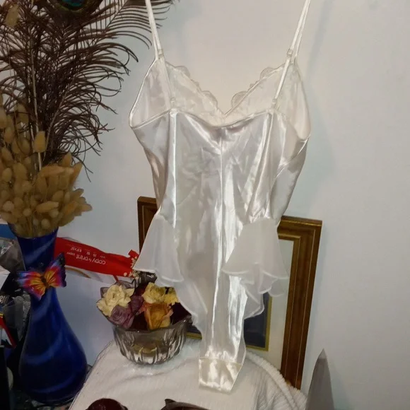 lingerie Victoria secrets - Picture 2 of 4